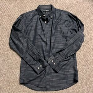 Men’s Beverly Hills polo club dress shirt static design size smalll